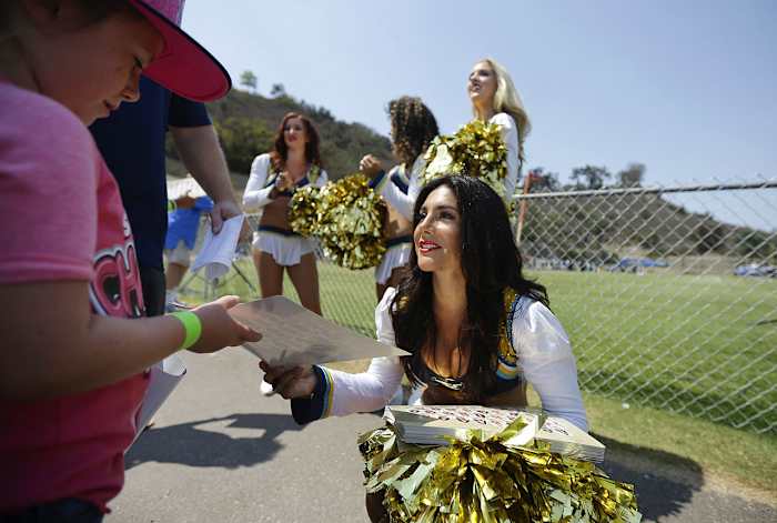 San-Diego-Charger-Girls-cheerleaders.jpg